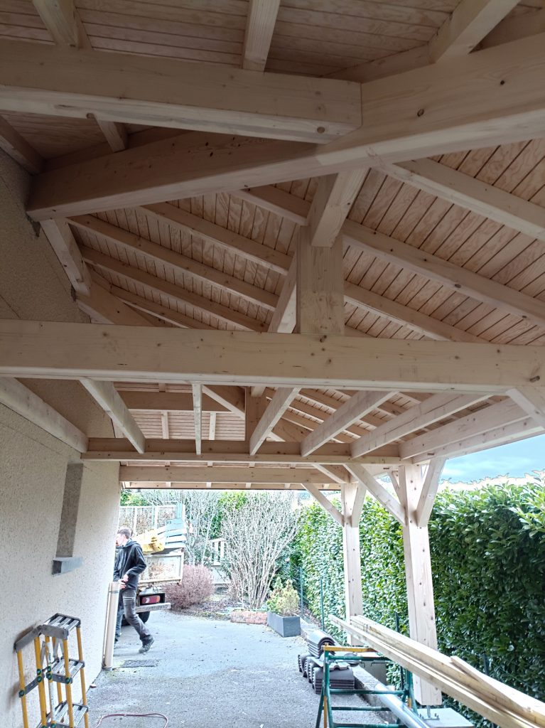 Création d’un carport extérieur en bois