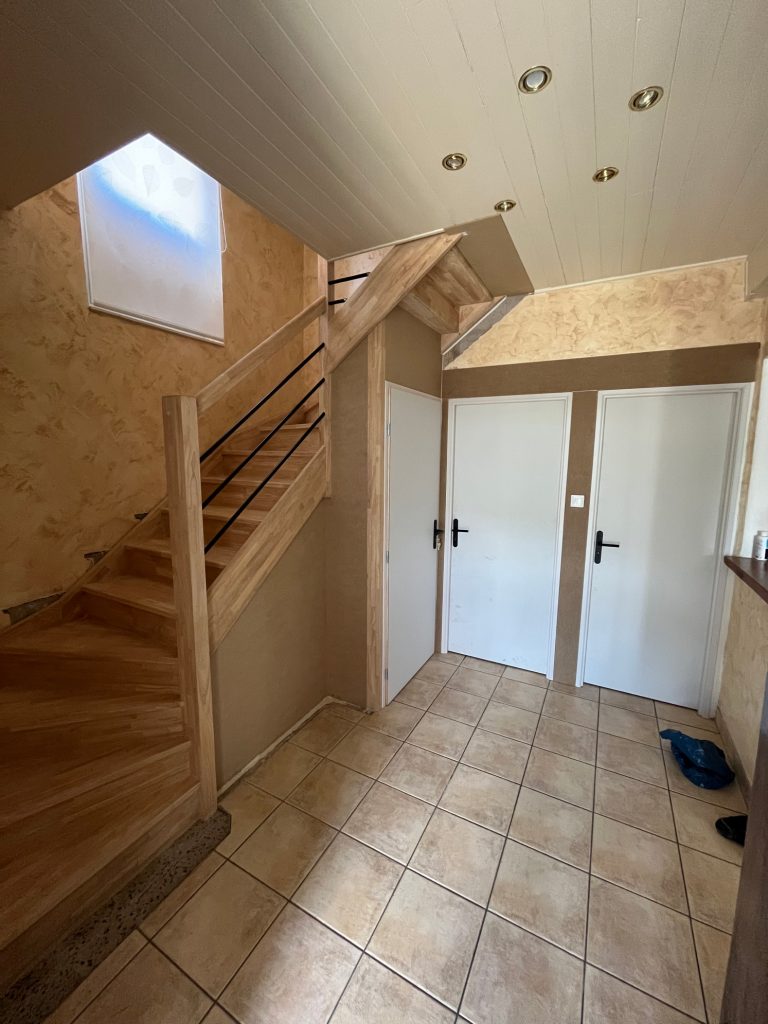 Création et installation d'un escalier en bois maison