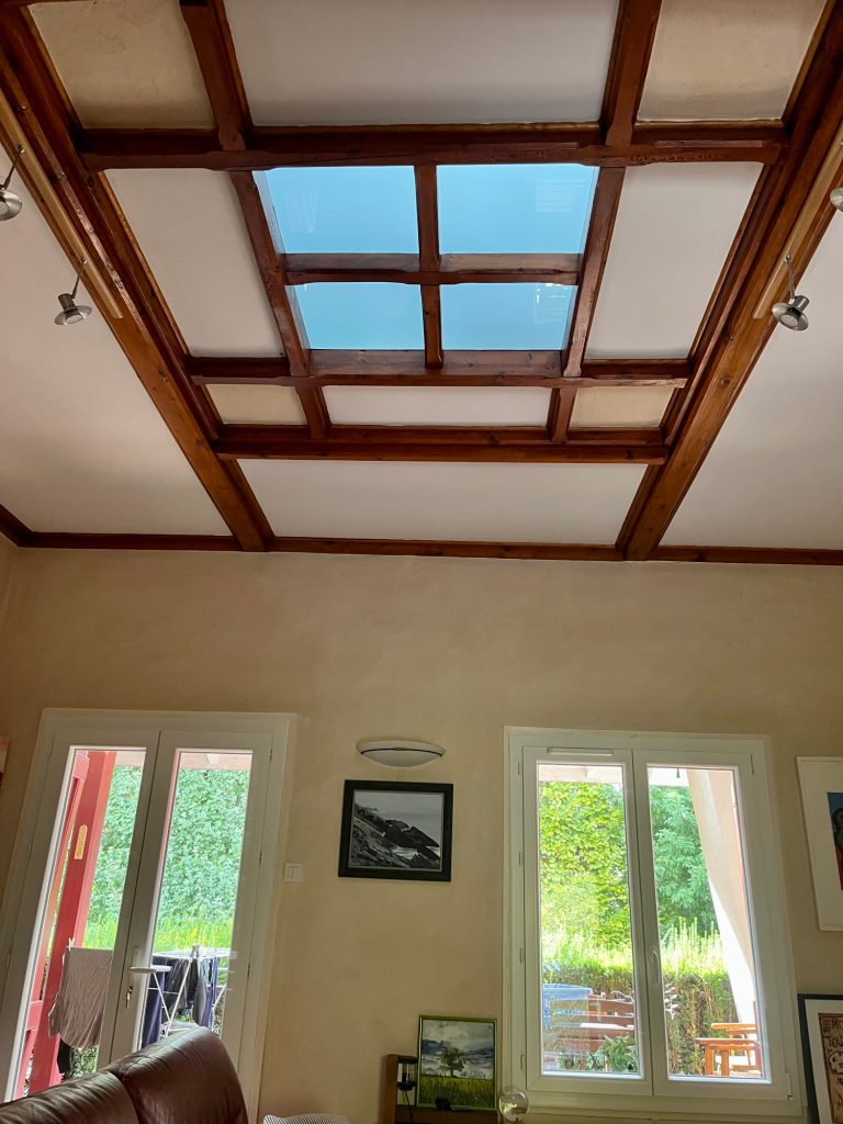 Installation fenêtre de toit en bois Doy Freres