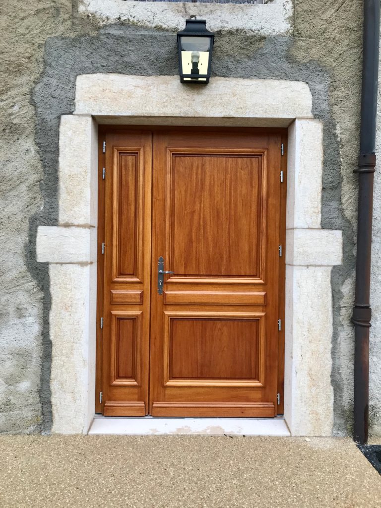 Rénovation porte d'entrée en bois